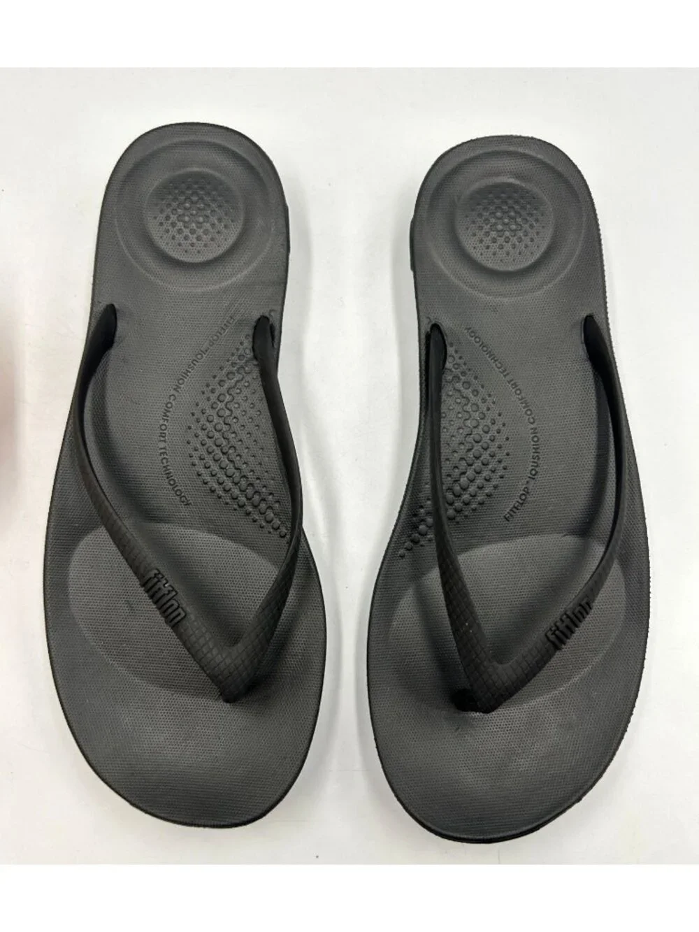 FitFlop Women's Black Rubber iQushion Ergonomic Flip-Flops Sandals Size 8 3628